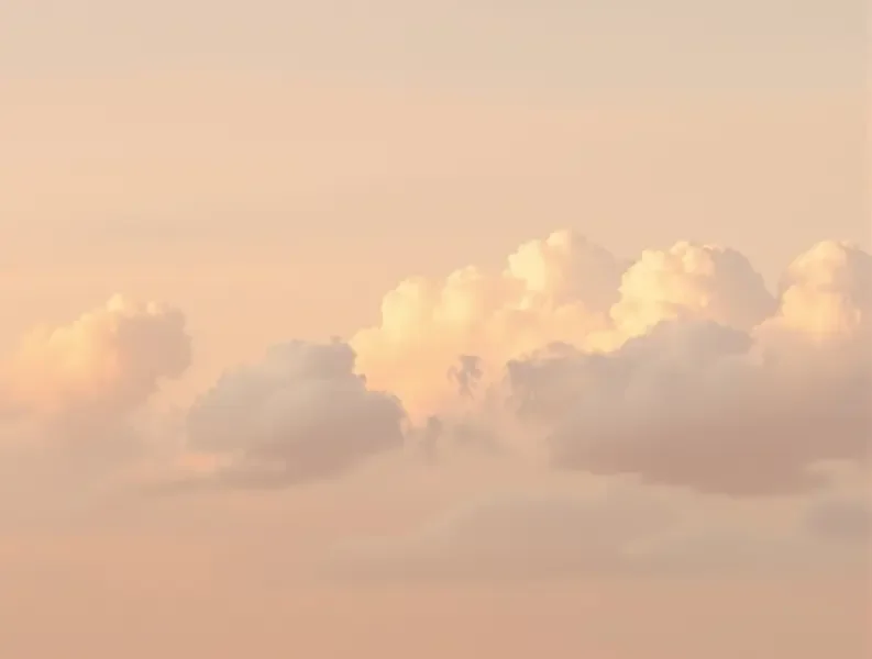 仰望天空，云朵是天空写下的诗 - 糖心vlog心情随笔栏目封面图